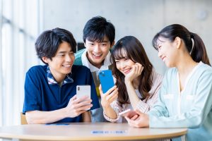 【中国語の笑い】ユーモアのセンスが違う？ジョーク・コメディ・面白いフレーズ集