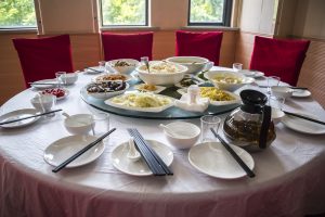 中国の食文化の価値観とは？家族や円卓、共有文化のルールを解説