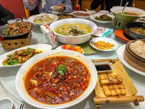日本と中国の食文化の違いは！？ビジネスや留学で役立つ「常識」とは
